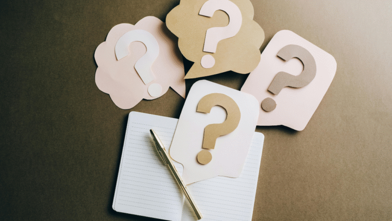 Consumidor financiero resolviendo preguntas frecuentes en la Bolsa Mercantil con apoyo de una Sociedad Comisionista como Comiagro.