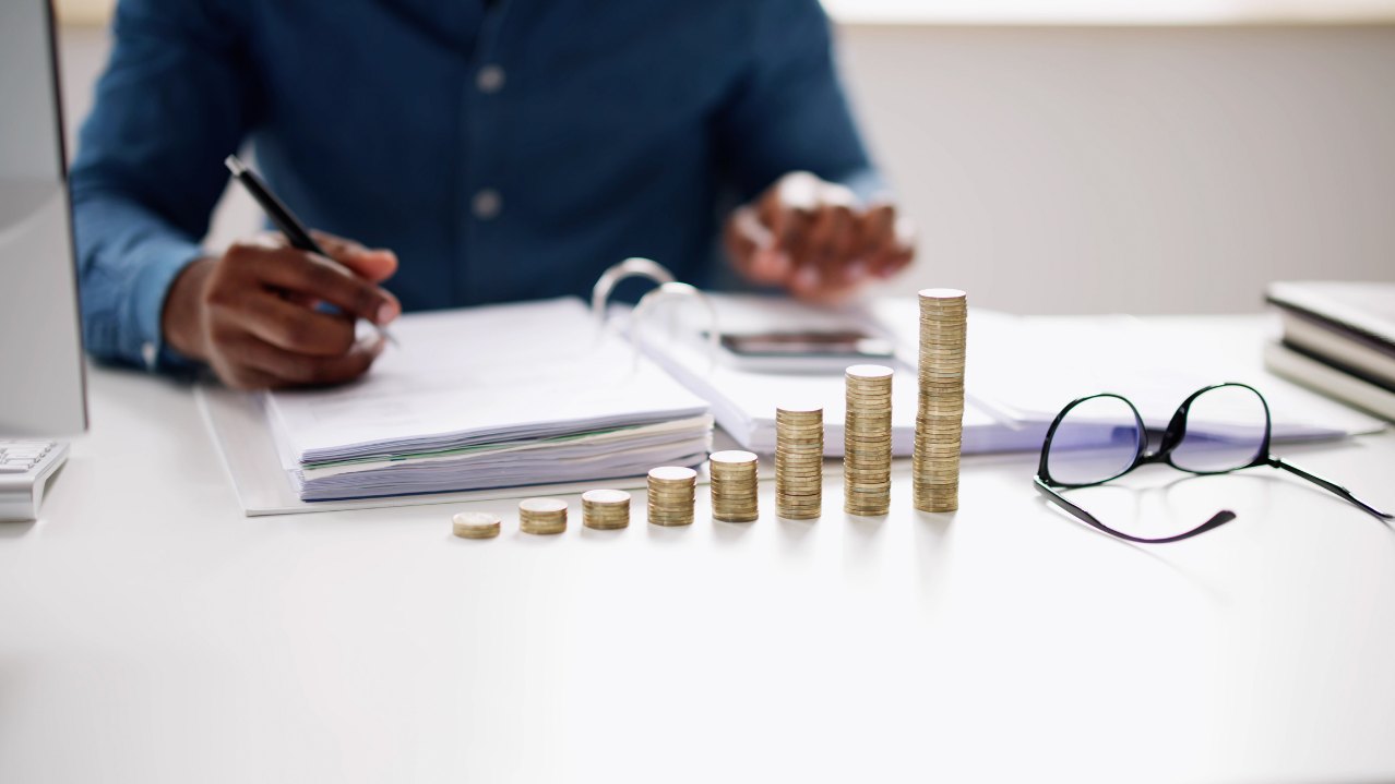 Análisis financiero y tributario en una empresa agropecuaria colombiana relacionado con la Unidad de Valor Tributario (UVT).